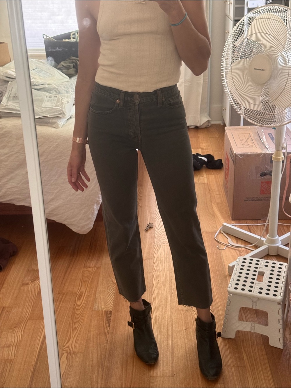 RE/DONE High-Rise Straight Leg Jeans in Charcoal Gray